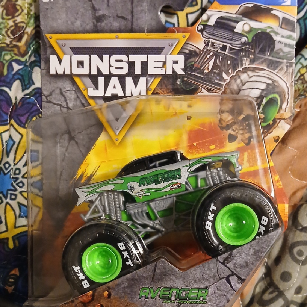 Avenger Green Monster JAM Truck Toy 1/64